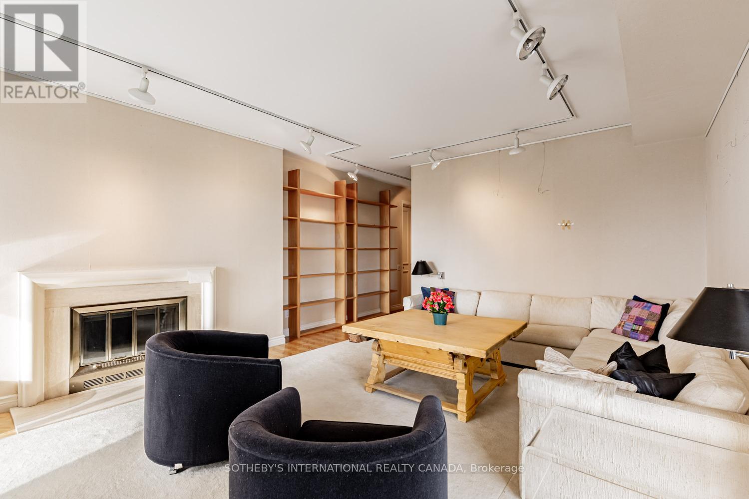 604 - 70 Rosehill Avenue, Toronto, Ontario  M4T 2W7 - Photo 6 - C12505884