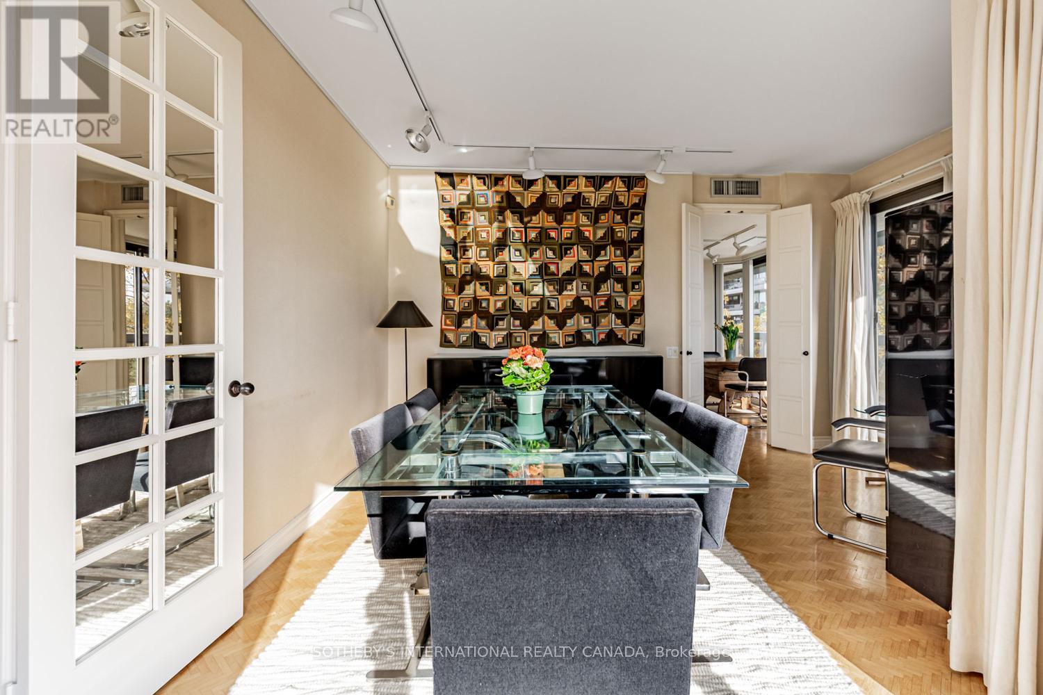 604 - 70 Rosehill Avenue, Toronto, Ontario  M4T 2W7 - Photo 8 - C12505884