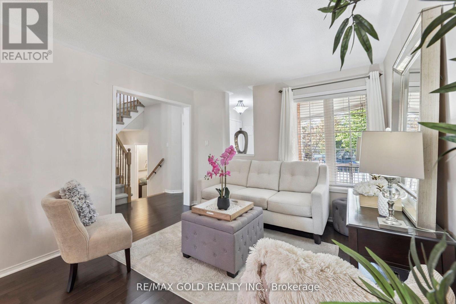 15 Blanchard Court, Whitby, Ontario  L1M 1H5 - Photo 3 - E12505902