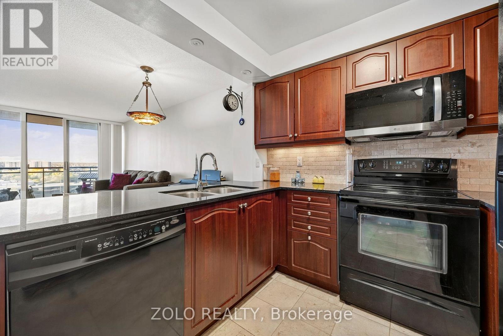 1212 - 350 Red Maple Road, Richmond Hill, Ontario  L4C 0T5 - Photo 6 - N12505880