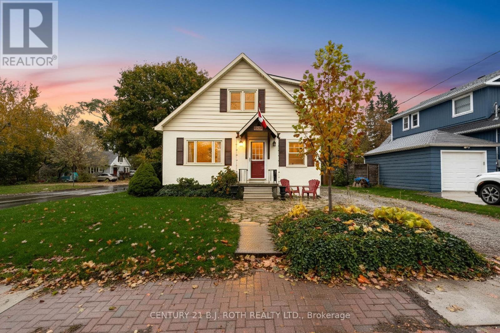 93 CATHERINE STREET, Aurora, Ontario