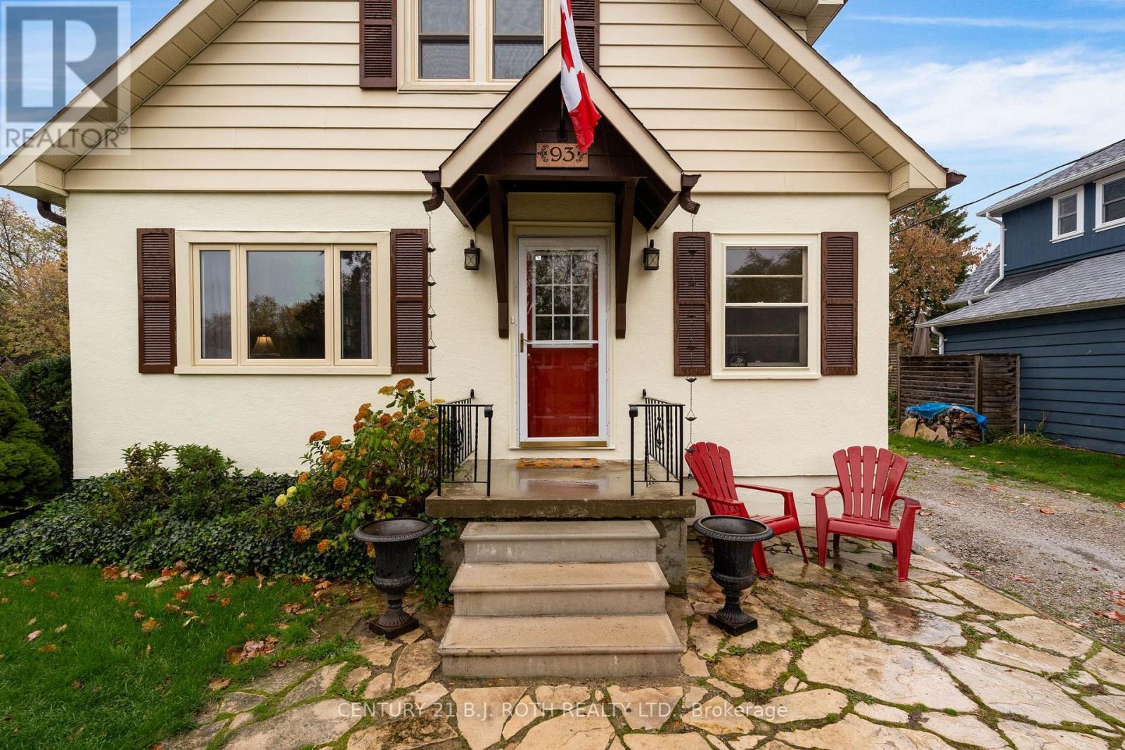 93 Catherine Street, Aurora, Ontario  L4G 1K6 - Photo 2 - N12505886