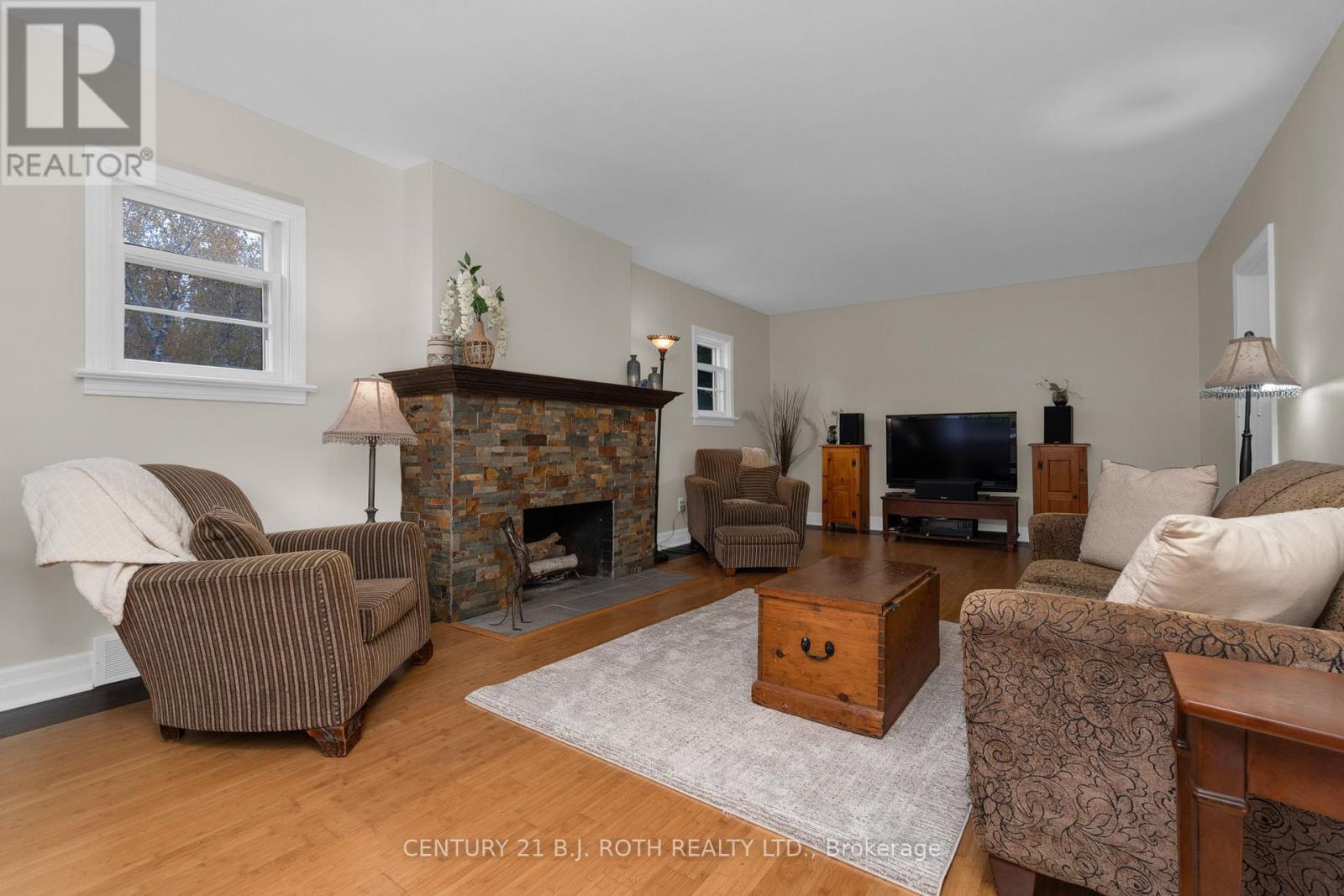 93 Catherine Street, Aurora, Ontario  L4G 1K6 - Photo 3 - N12505886