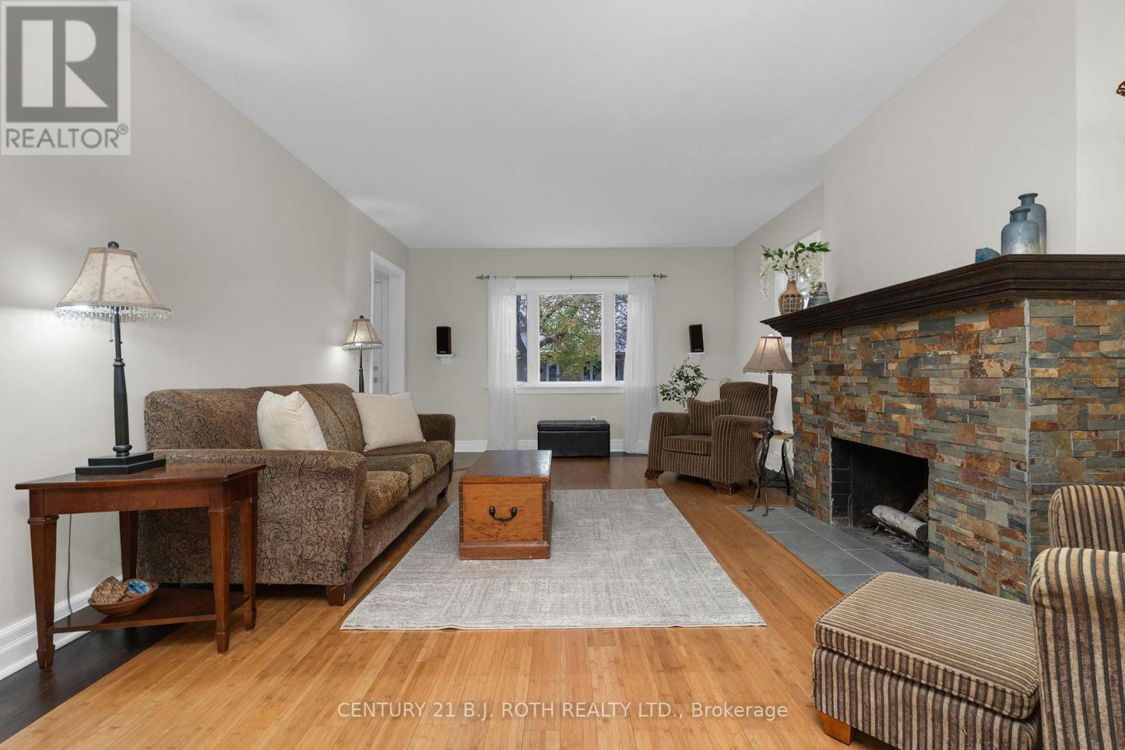 93 Catherine Street, Aurora, Ontario  L4G 1K6 - Photo 4 - N12505886