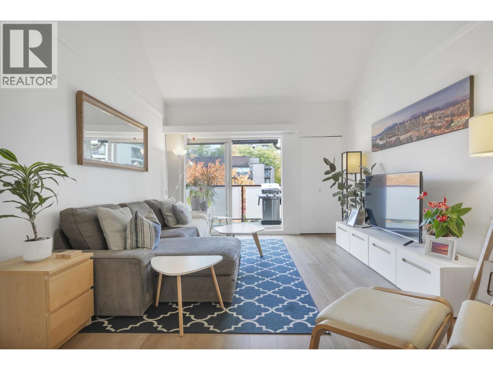 322 4363 Halifax Street, Burnaby, British Columbia  V5C 5Z3 - Photo 2 - R3064374