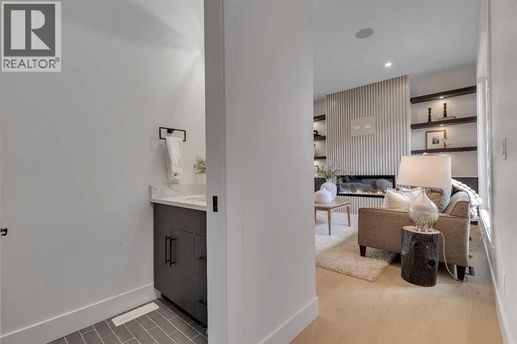 42 Collingwood Place Nw, Calgary, Alberta  T2L 0P9 - Photo 18 - A2251770