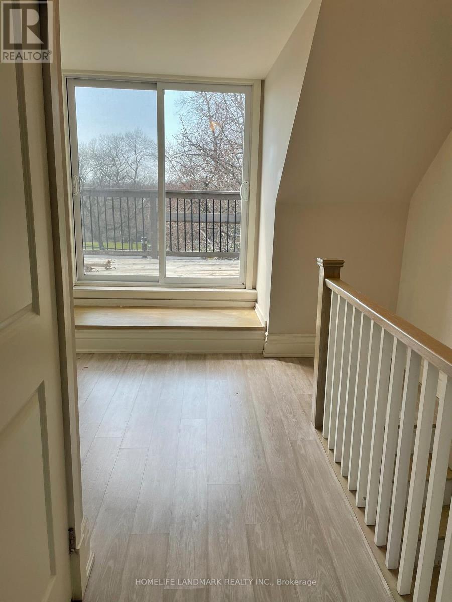 # Upper - 186 Kingston Road, Toronto, Ontario  M4L 1S7 - Photo 13 - E12505936