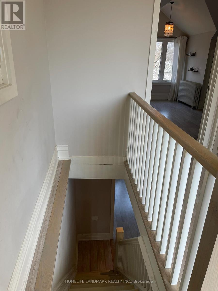 # Upper - 186 Kingston Road, Toronto, Ontario  M4L 1S7 - Photo 15 - E12505936