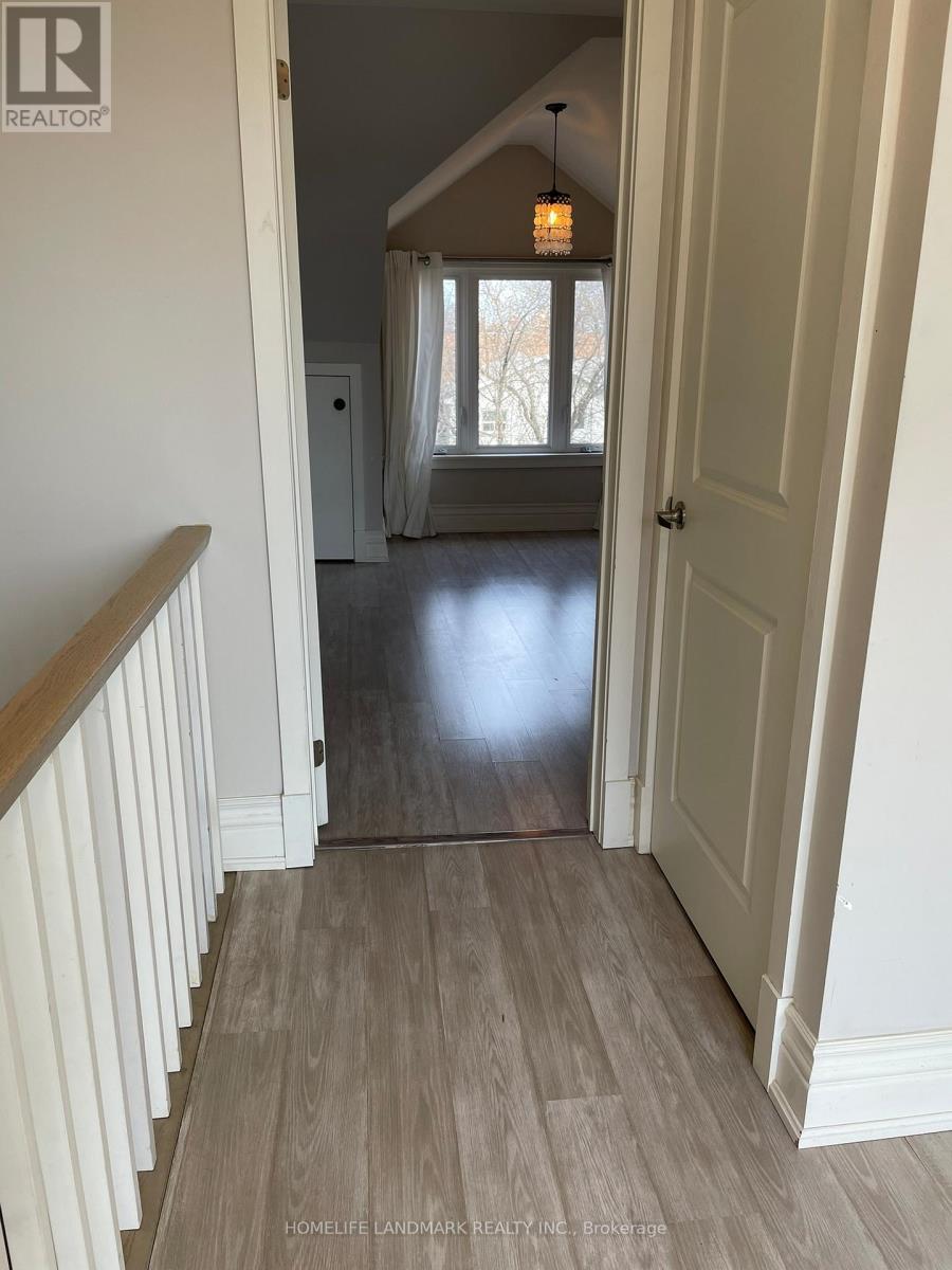 # Upper - 186 Kingston Road, Toronto, Ontario  M4L 1S7 - Photo 16 - E12505936