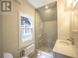 # Upper - 186 Kingston Road, Toronto, Ontario  M4L 1S7 - Photo 18 - E12505936