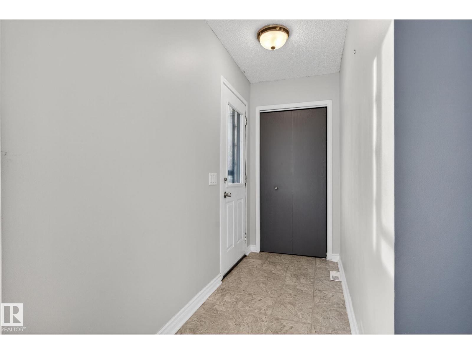 17204 96 St Nw, Edmonton, Alberta  T5Z 1Z6 - Photo 2 - E4464621