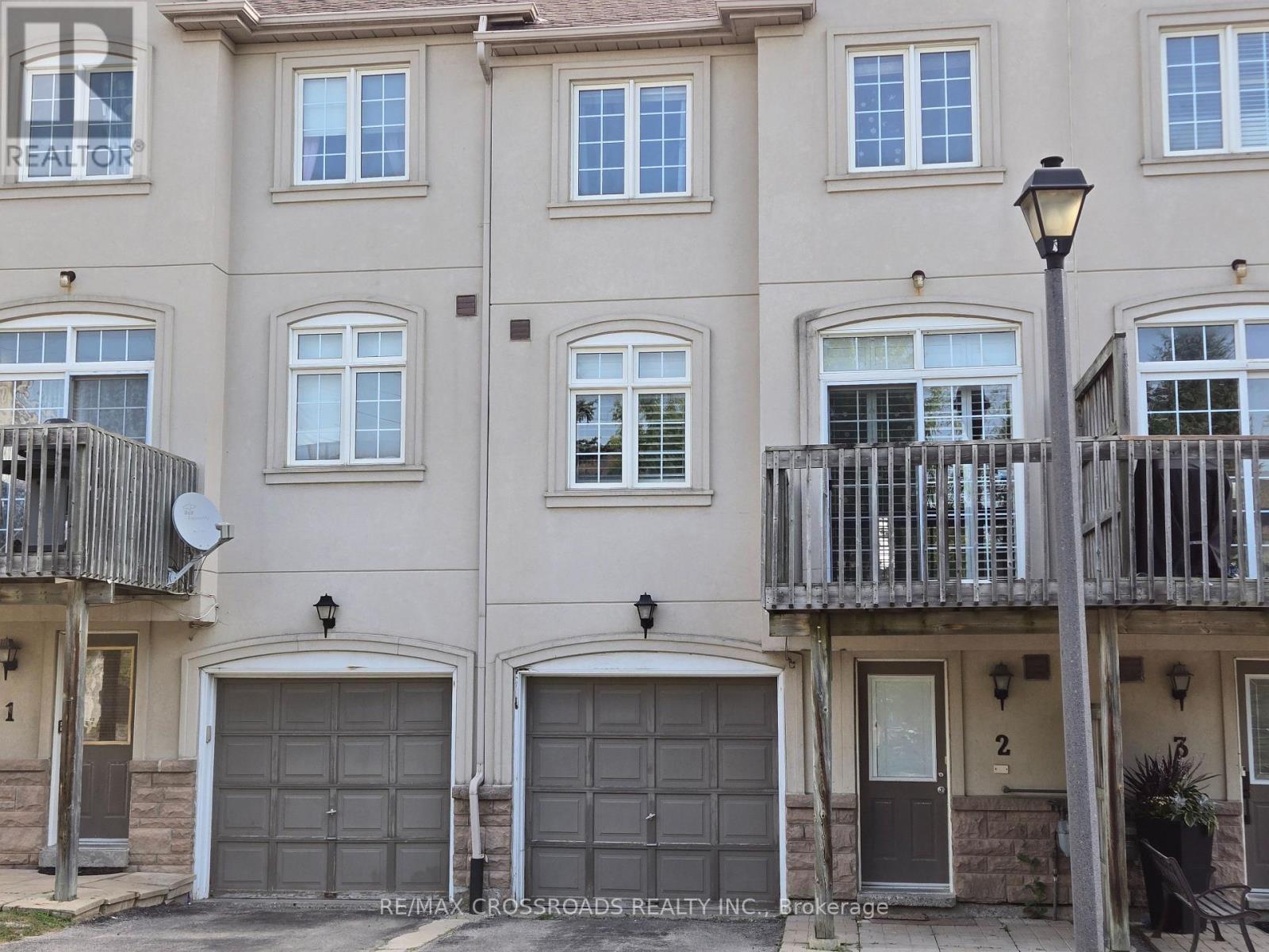 2 - 10 POST OAK DRIVE, Richmond Hill, Ontario