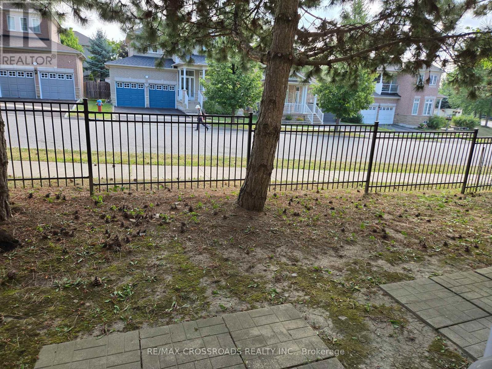 2 - 10 Post Oak Drive, Richmond Hill, Ontario  L4E 4H8 - Photo 11 - N12505930