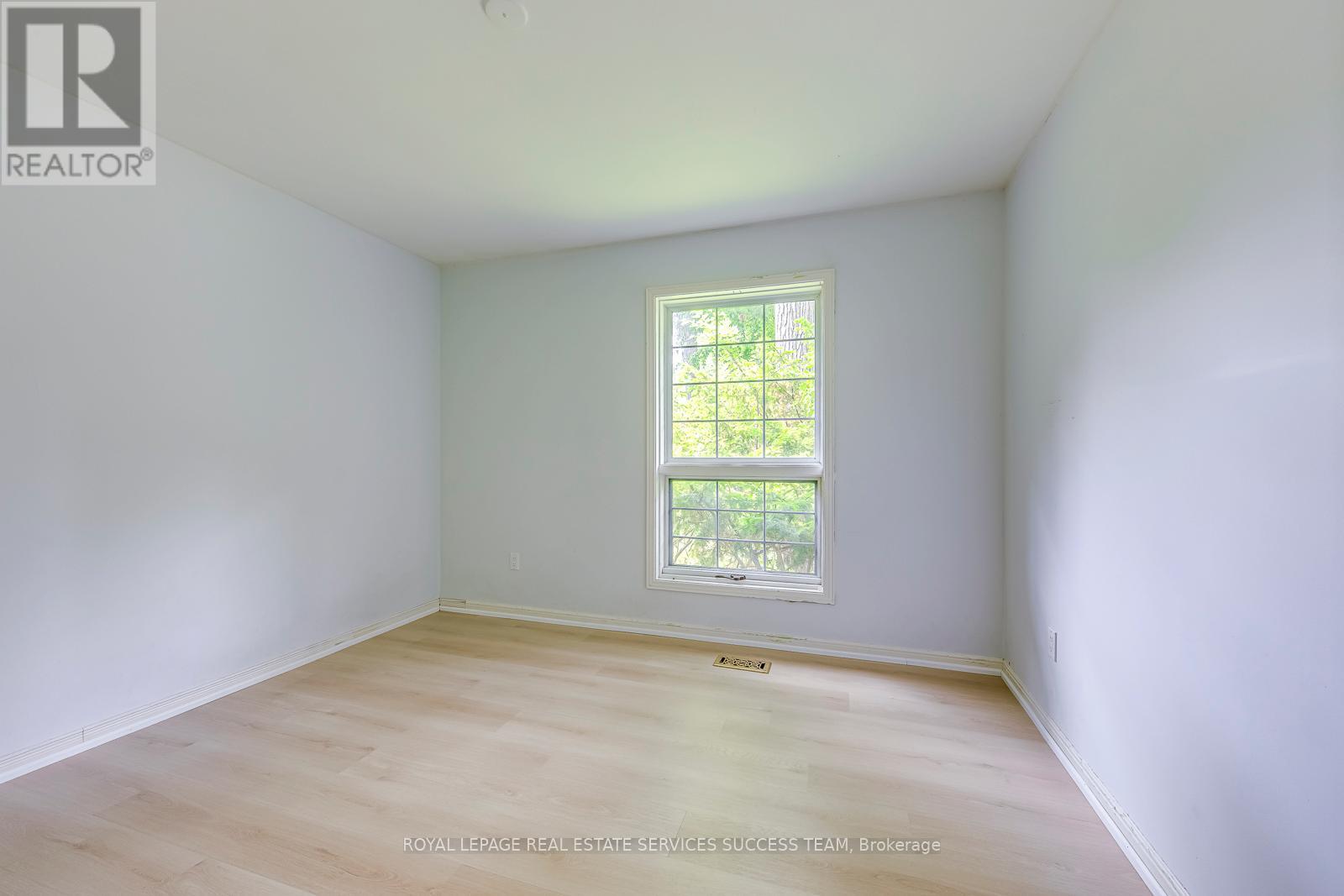 1106 Crestview Street, Oakville, Ontario  L6J 2C6 - Photo 18 - W12505928