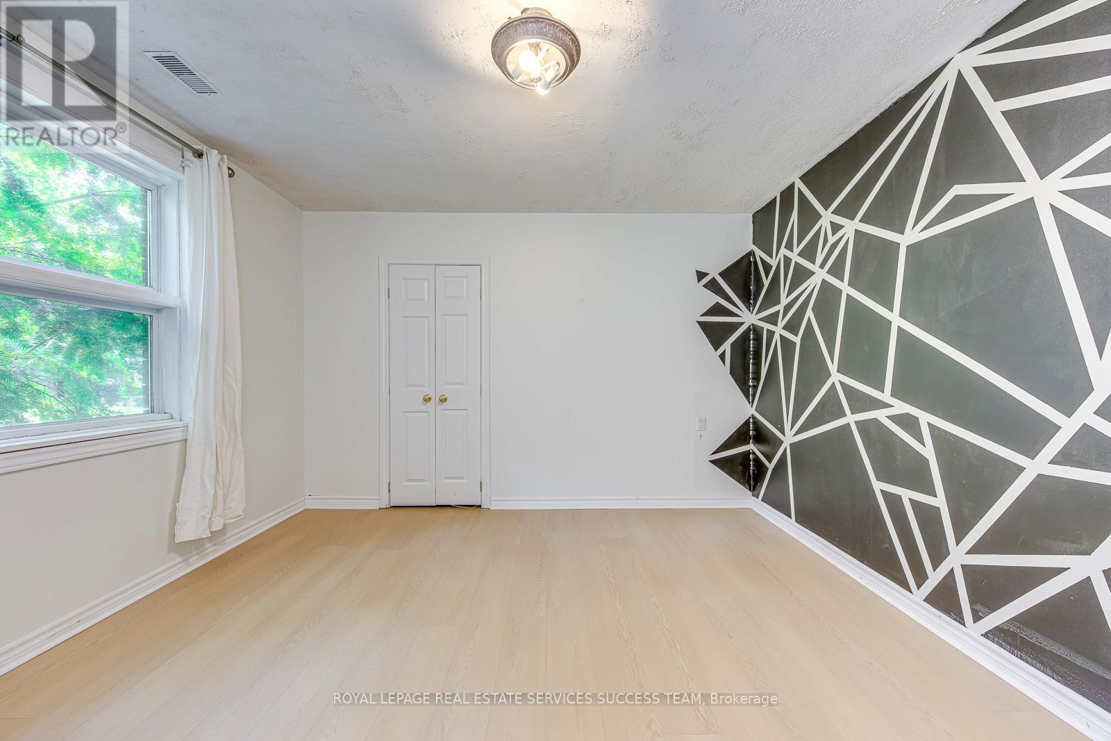 1106 Crestview Street, Oakville, Ontario  L6J 2C6 - Photo 28 - W12505928