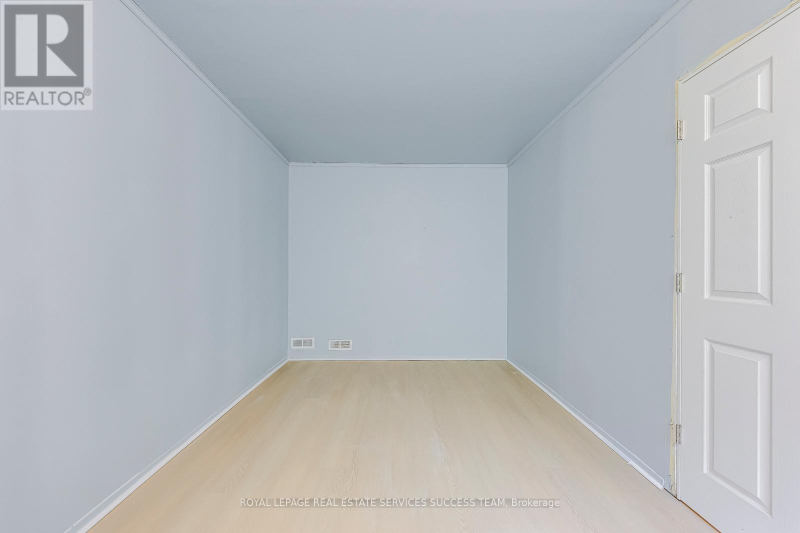 1106 Crestview Street, Oakville, Ontario  L6J 2C6 - Photo 31 - W12505928