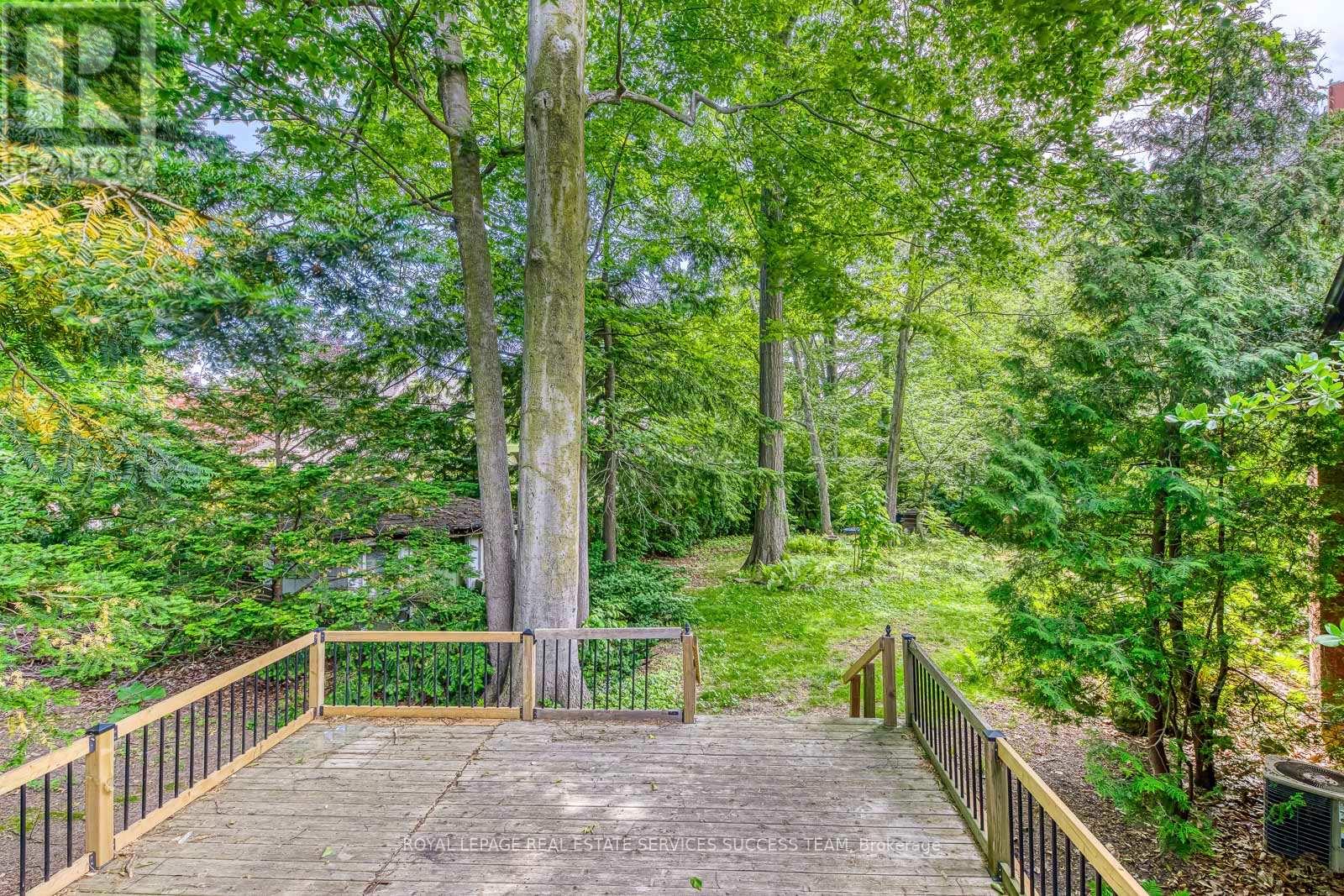 1106 Crestview Street, Oakville, Ontario  L6J 2C6 - Photo 35 - W12505928