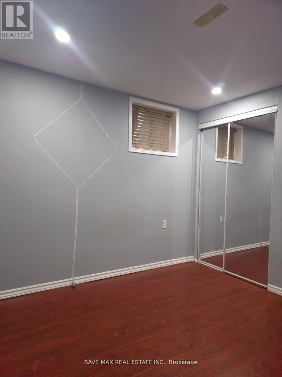 17 Tregate Crescent, Brampton, Ontario  L7A 2P3 - Photo 5 - W12505932