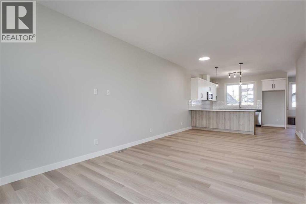 27 Station Drive, Sylvan Lake, Alberta  T4S 0S6 - Photo 4 - A2241043