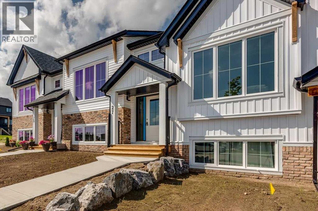 27 Station Drive, Sylvan Lake, Alberta  T4S 0S6 - Photo 2 - A2241043