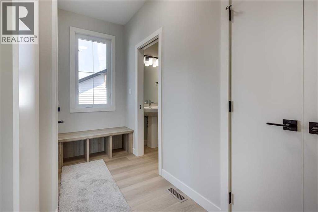 27 Station Drive, Sylvan Lake, Alberta  T4S 0S6 - Photo 9 - A2241043