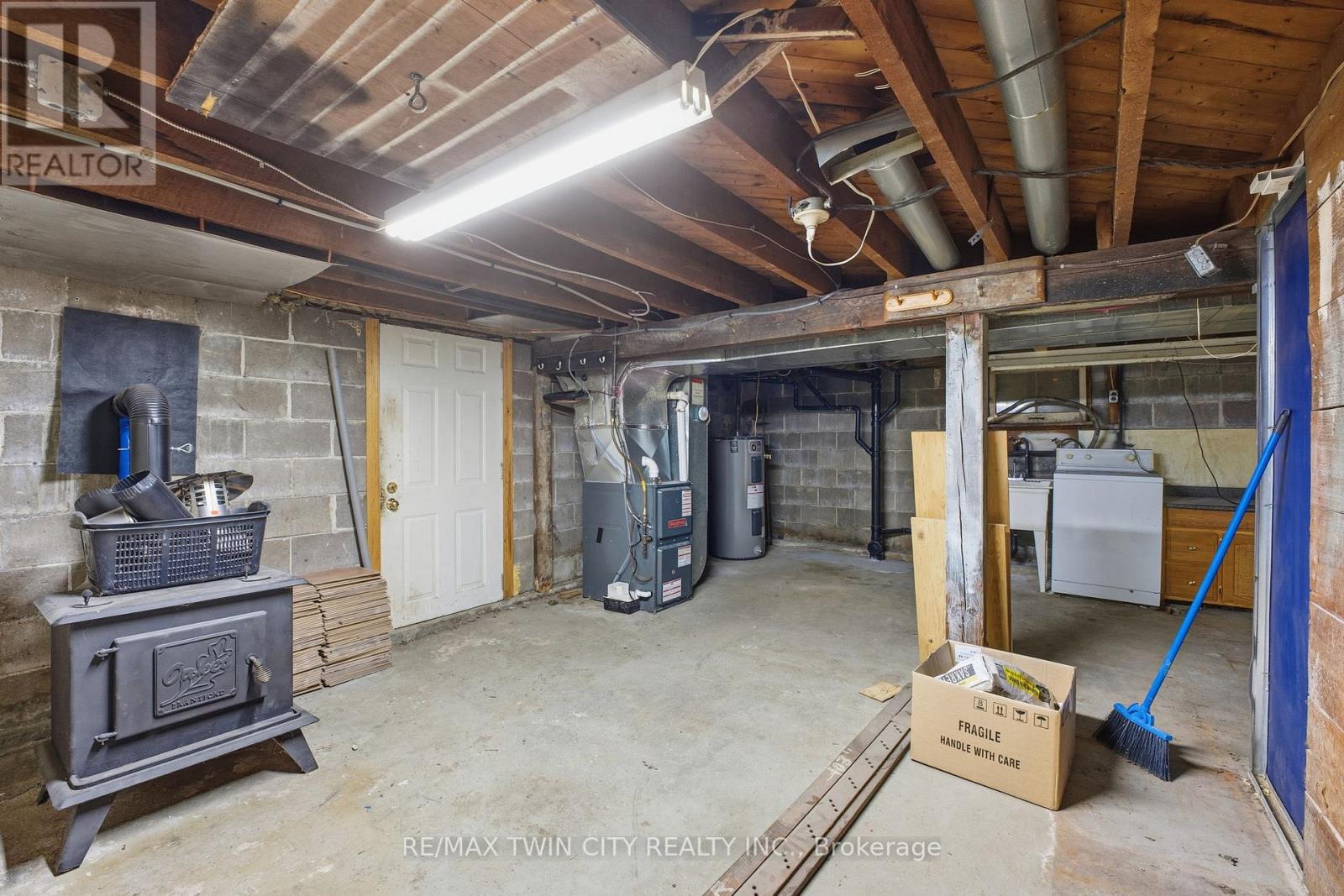 35 Edwin Street, Brantford, Ontario  N3T 4B8 - Photo 14 - X12505918