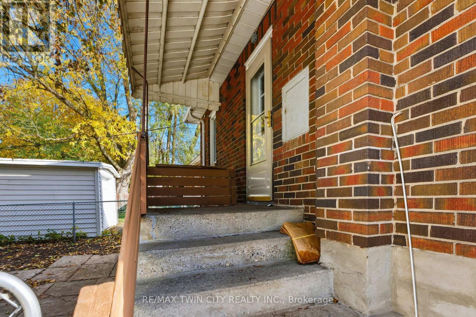 35 Edwin Street, Brantford, Ontario  N3T 4B8 - Photo 15 - X12505918