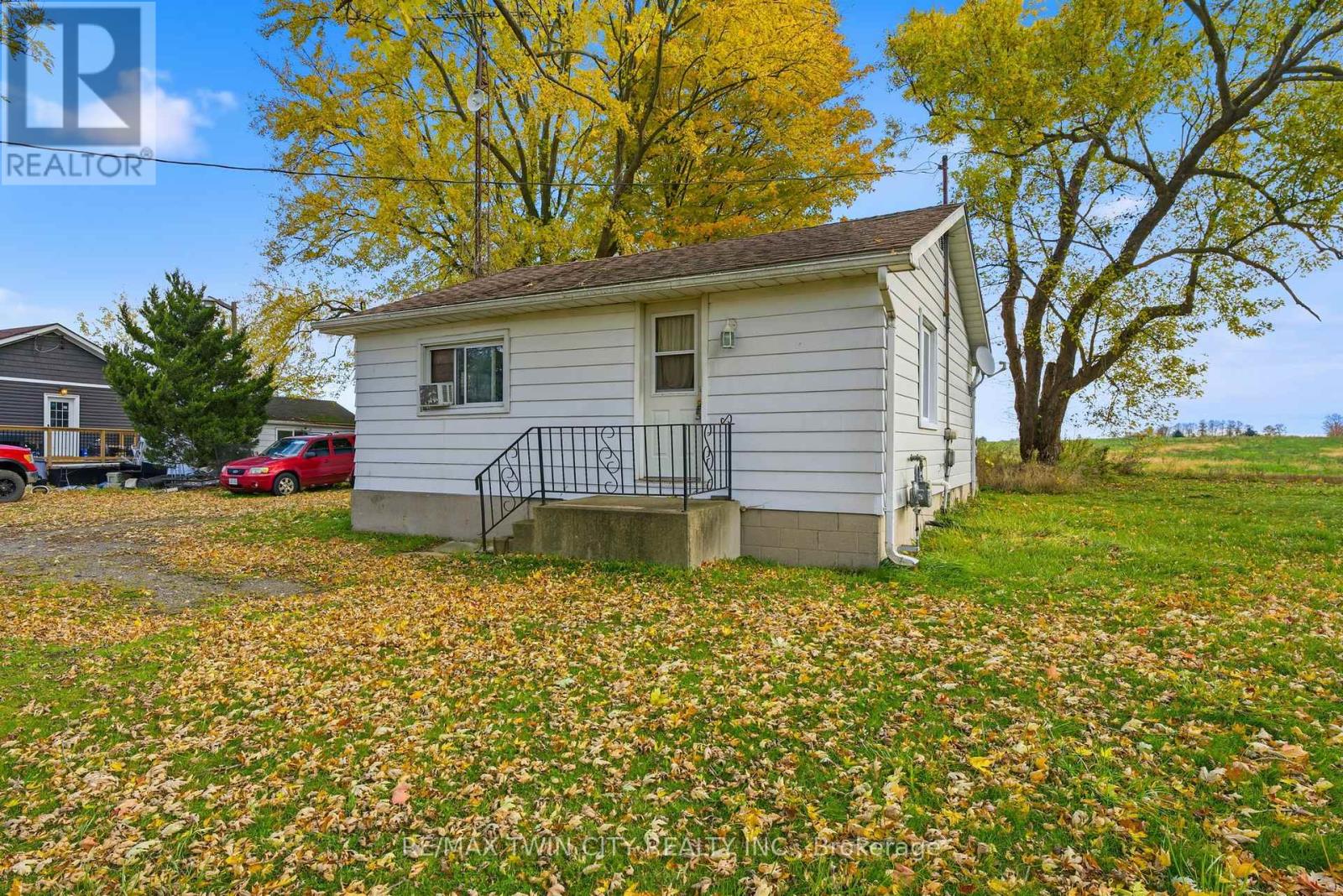 2094 Cockshutt Road, Norfolk, Ontario  N0E 1Y0 - Photo 3 - X12505922