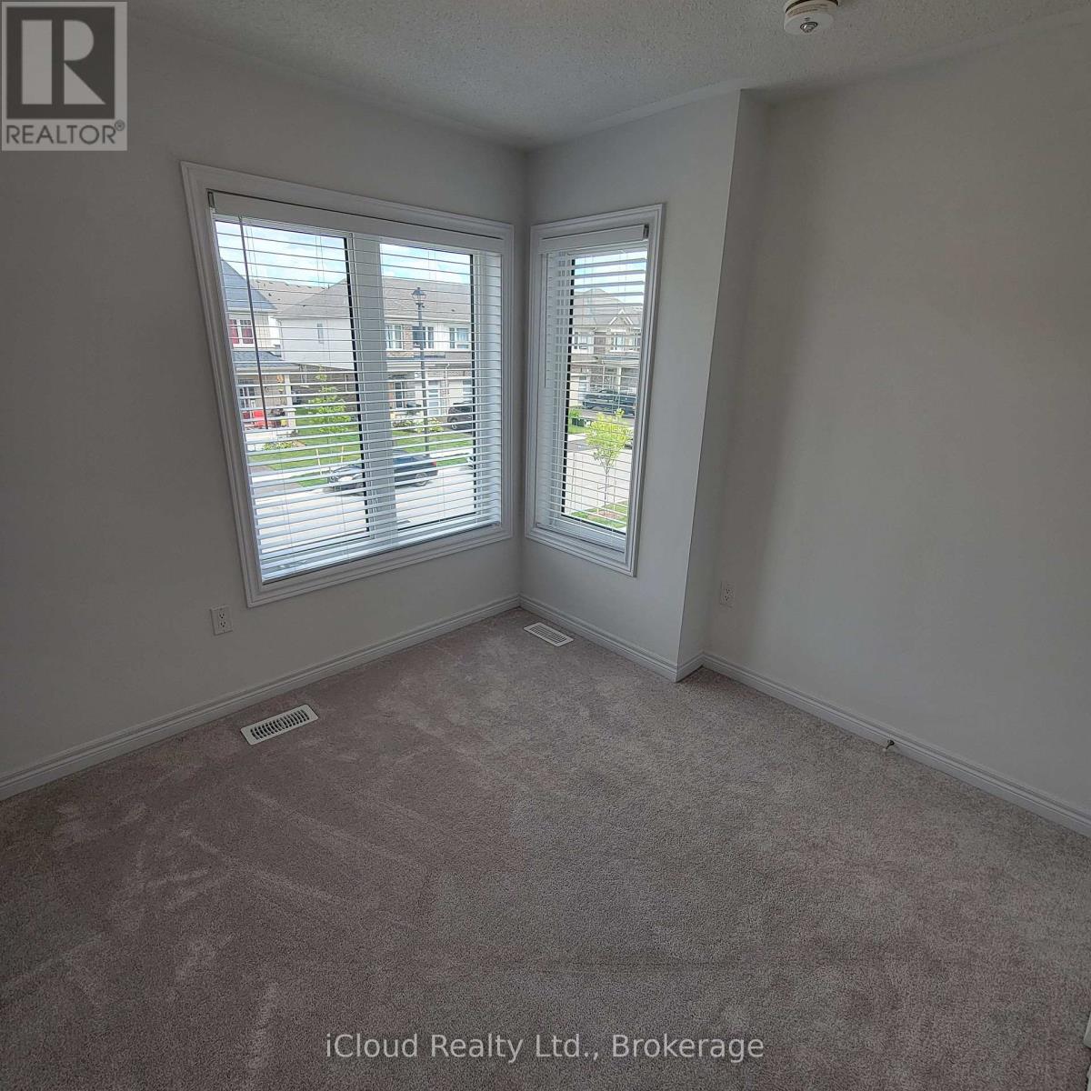 19 Edminston Drive, Centre Wellington, Ontario  N1M 0J3 - Photo 18 - X12505934