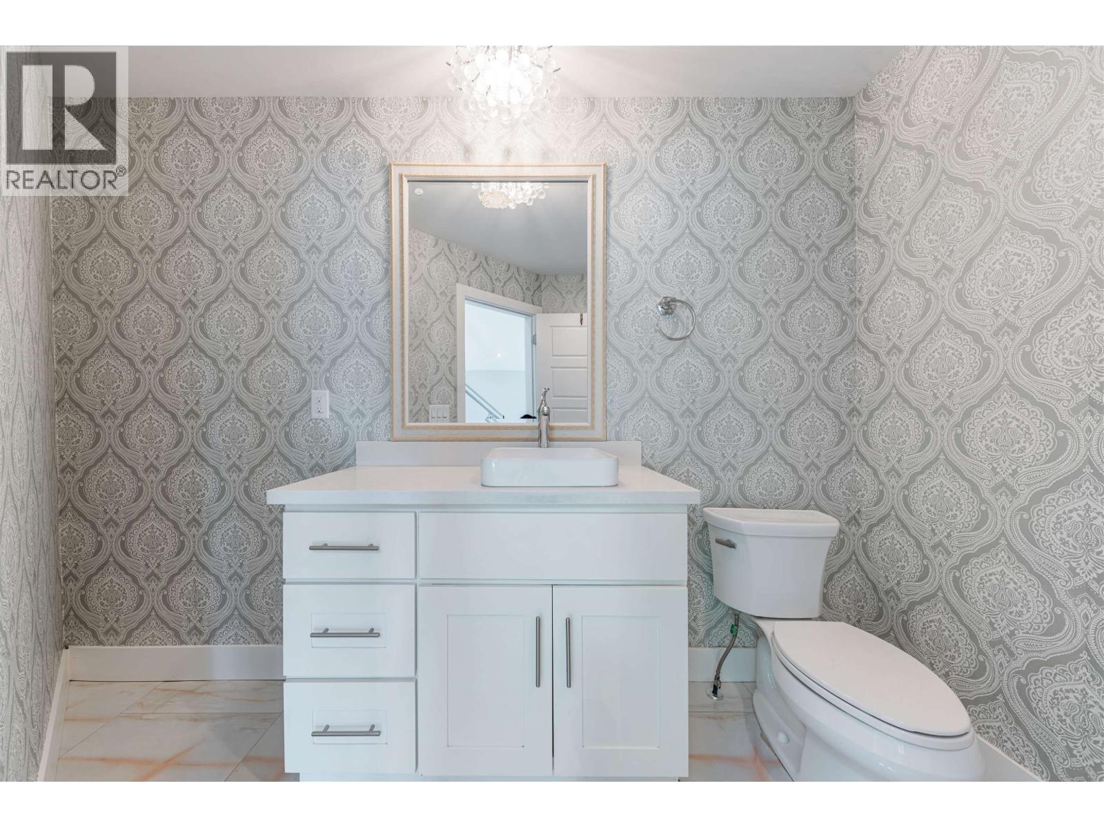 559 Bosworth Street, Coquitlam, British Columbia  V3J 3V1 - Photo 12 - R3064348