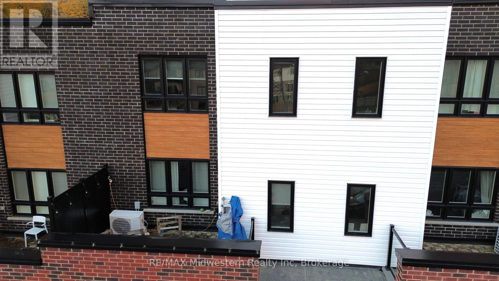 35 - 287 Chapel Hill Drive, Kitchener, Ontario  N2R 0S4 - Photo 23 - X12505956