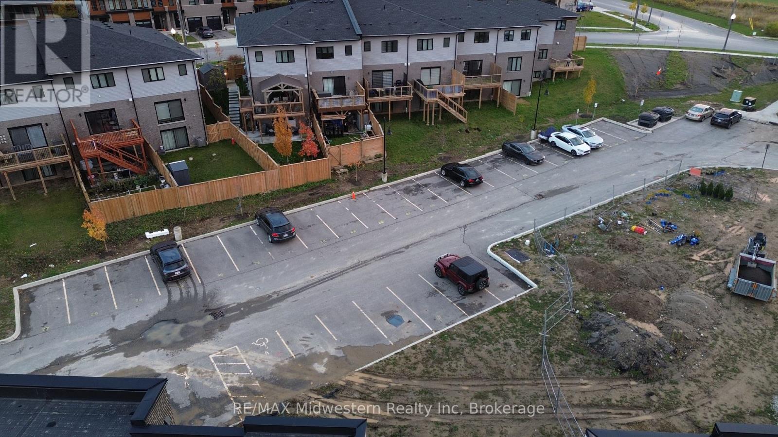 35 - 287 Chapel Hill Drive, Kitchener, Ontario  N2R 0S4 - Photo 24 - X12505956