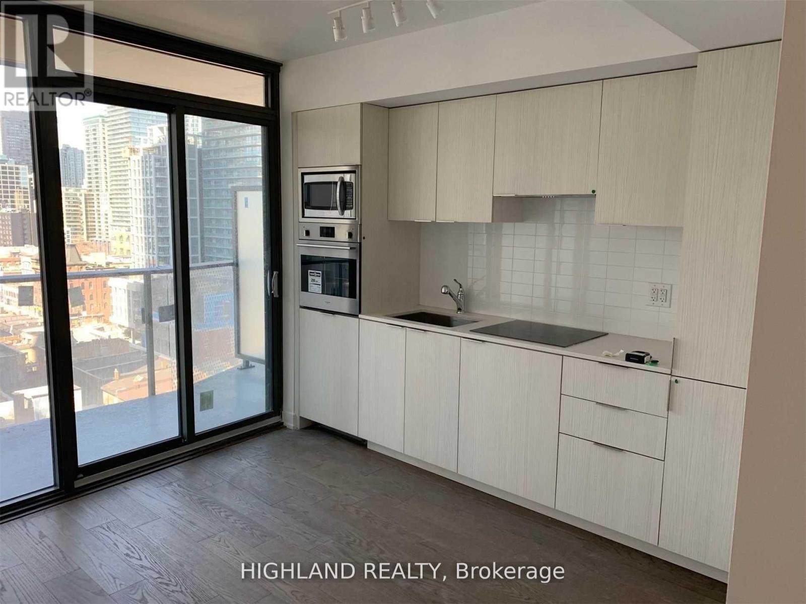 1210 - 11 Wellesley Street W, Toronto, Ontario  M4Y 0G4 - Photo 3 - C12505966