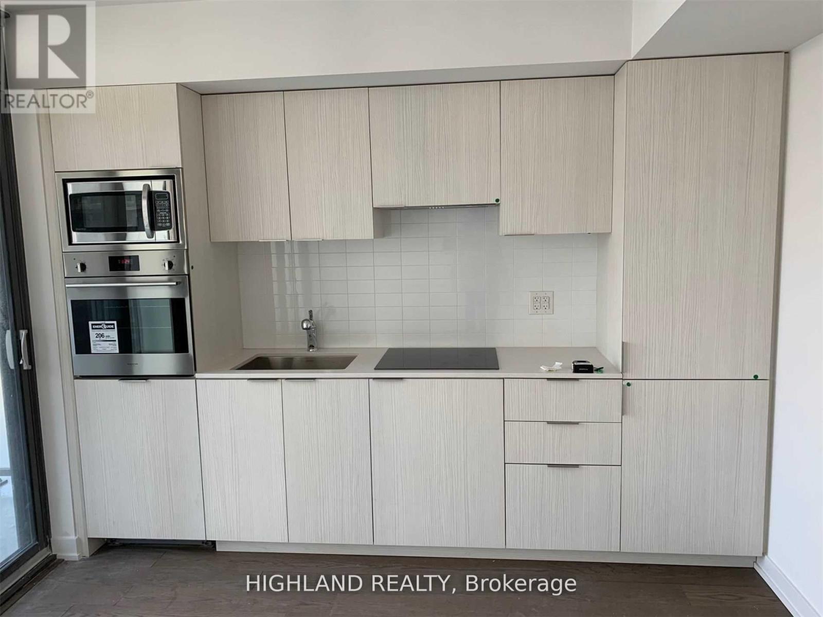 1210 - 11 Wellesley Street W, Toronto, Ontario  M4Y 0G4 - Photo 4 - C12505966