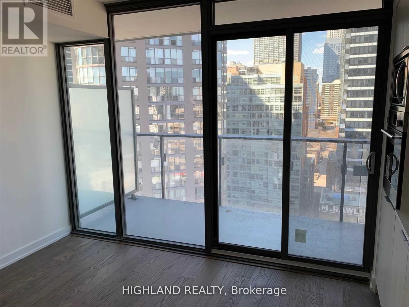 1210 - 11 Wellesley Street W, Toronto, Ontario  M4Y 0G4 - Photo 5 - C12505966