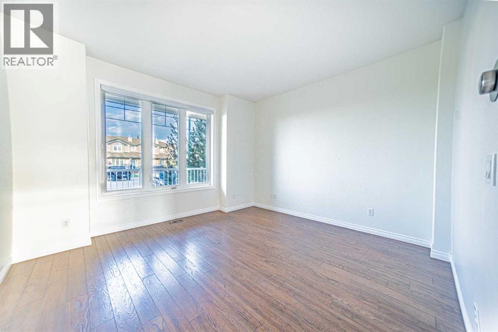 42 Kanten Close, Red Deer, Alberta  T4P 4E6 - Photo 4 - A2238814