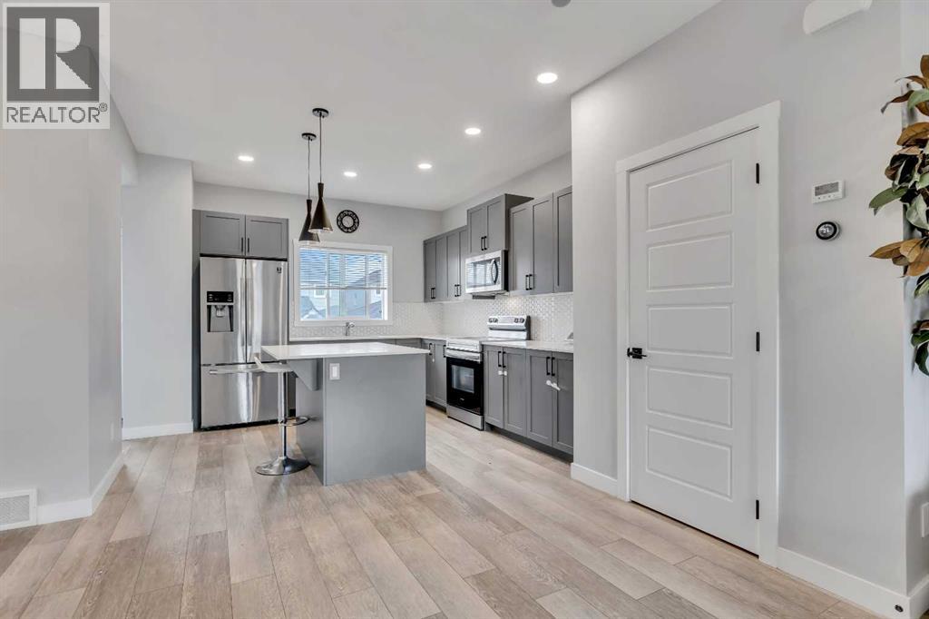 224 Hillcrest Road Sw, Airdrie, Alberta  T4B 4J8 - Photo 4 - A2258593