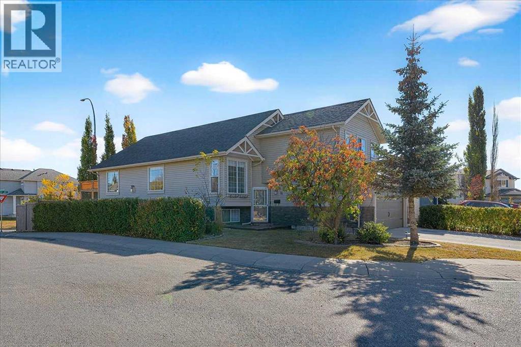 11 Citadel Vista Close Nw, Calgary, Alberta  T3G 4W6 - Photo 2 - A2263602