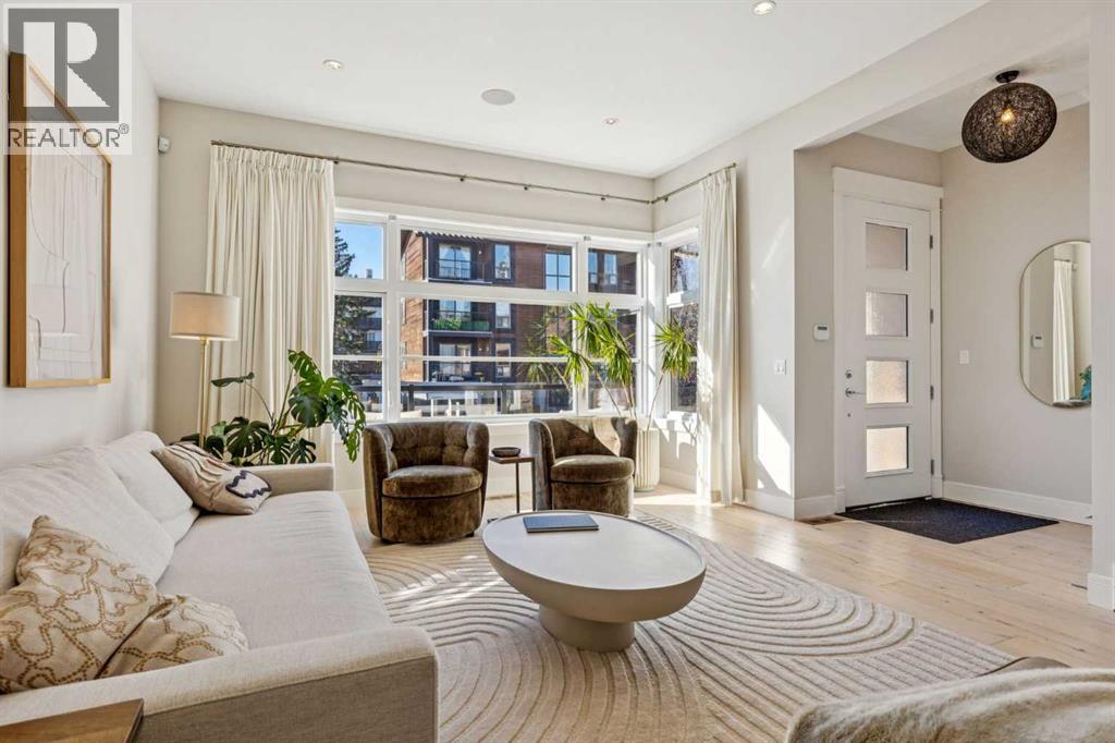 2620 15a Street Sw, Calgary, Alberta  T2T 4B9 - Photo 4 - A2264817