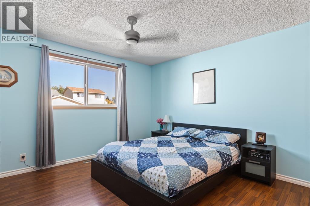 7 Erin Park Bay Se, Calgary, Alberta  T2A 2V4 - Photo 11 - A2267050