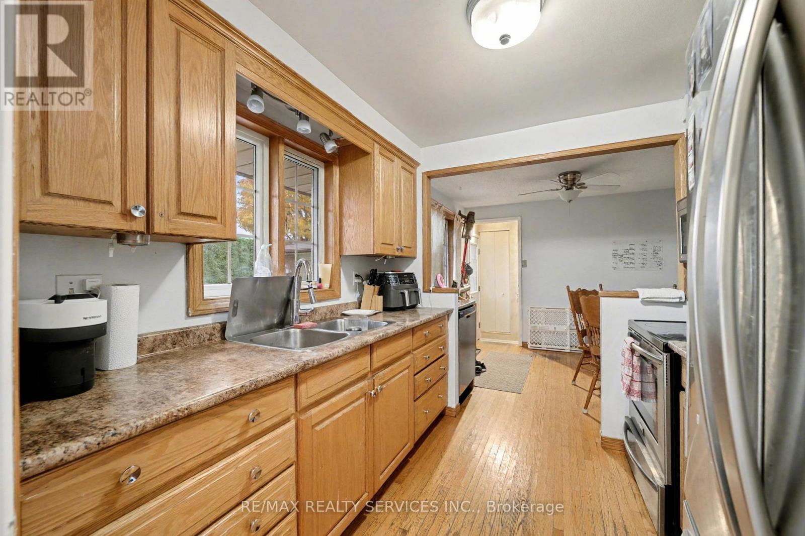 76 Appalachian Crescent, Kitchener, Ontario  N2E 1A4 - Photo 5 - X12505950