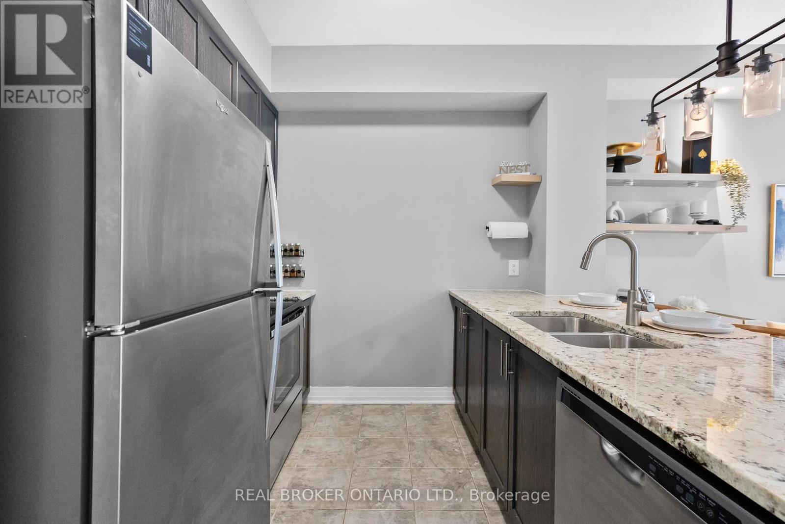 110 - 10 Concord Place W, Grimsby, Ontario  L3M 0G6 - Photo 10 - X12505954