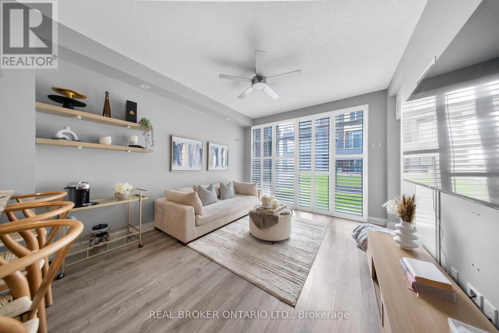 110 - 10 Concord Place W, Grimsby, Ontario  L3M 0G6 - Photo 16 - X12505954