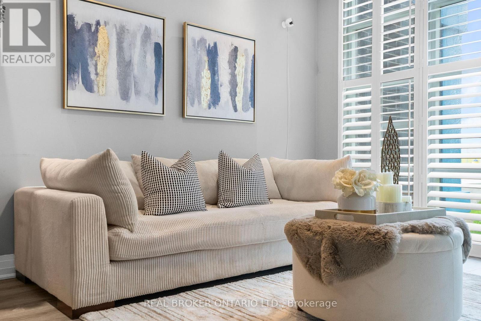 110 - 10 Concord Place W, Grimsby, Ontario  L3M 0G6 - Photo 17 - X12505954