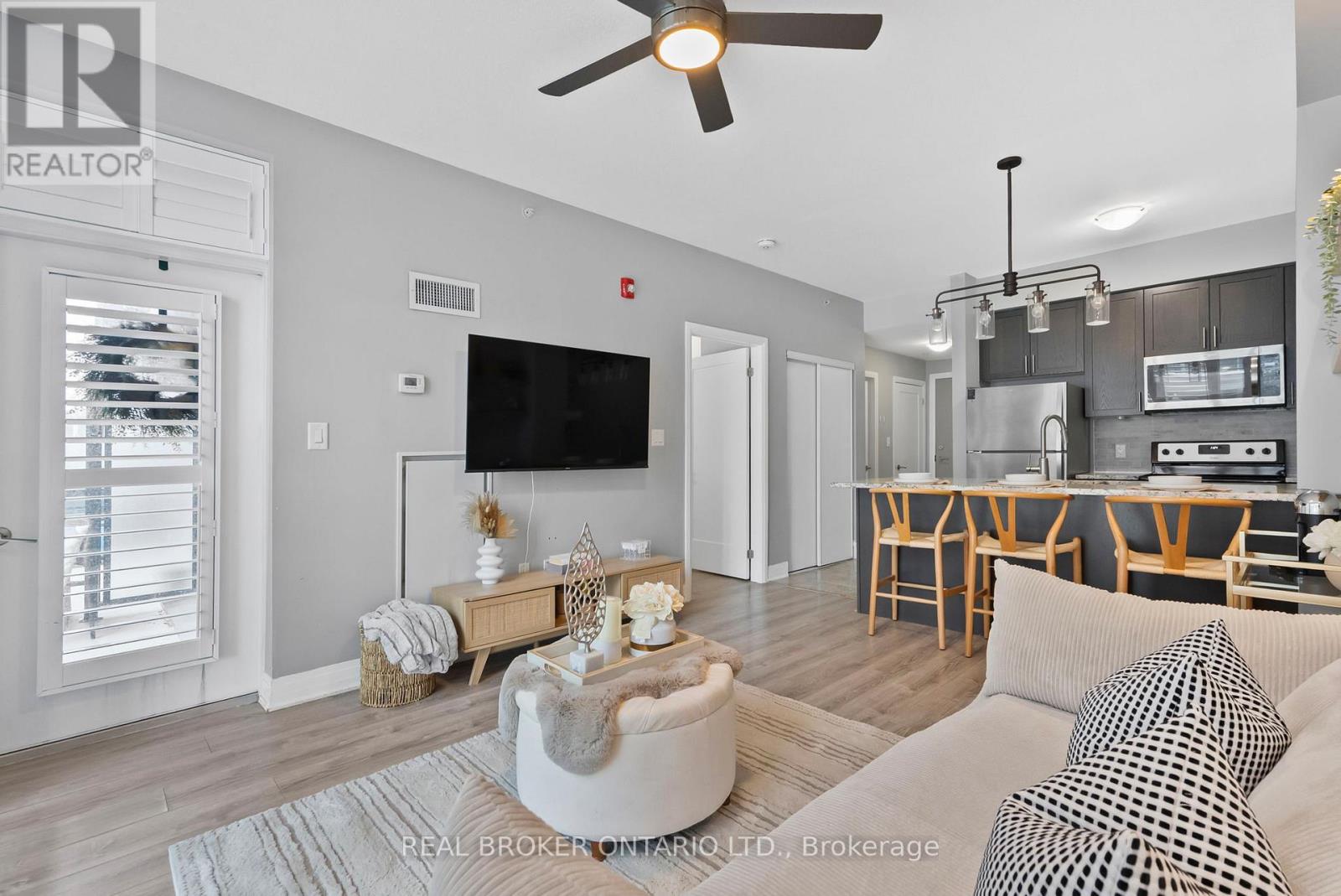 110 - 10 Concord Place W, Grimsby, Ontario  L3M 0G6 - Photo 23 - X12505954