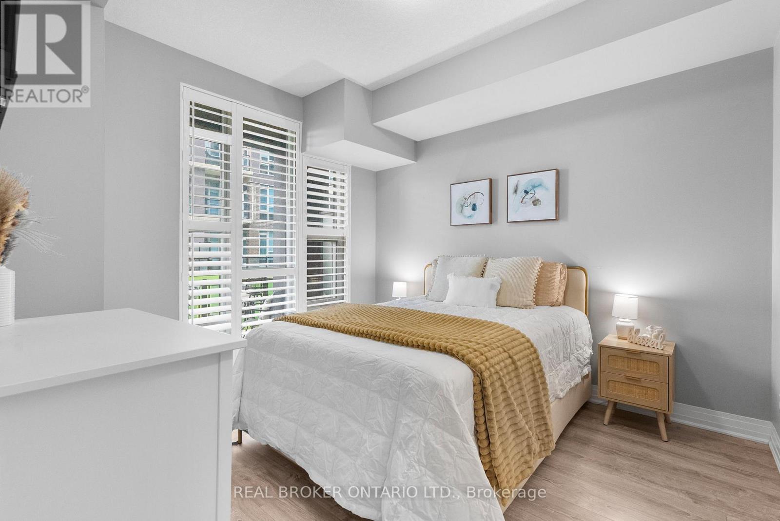 110 - 10 Concord Place W, Grimsby, Ontario  L3M 0G6 - Photo 26 - X12505954