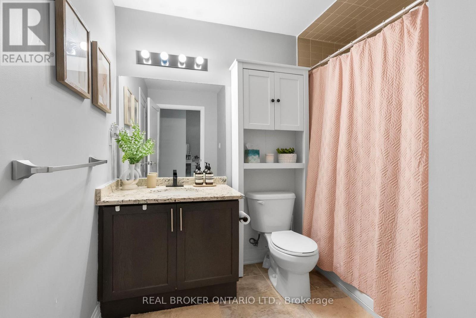 110 - 10 Concord Place W, Grimsby, Ontario  L3M 0G6 - Photo 33 - X12505954