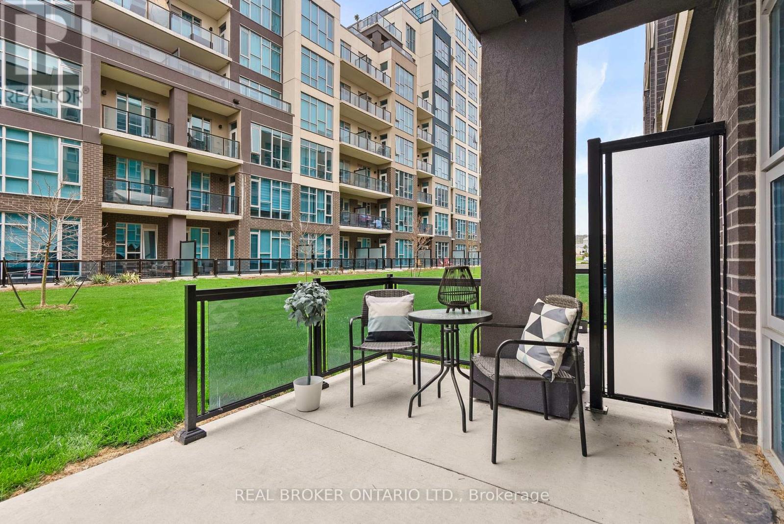 110 - 10 Concord Place W, Grimsby, Ontario  L3M 0G6 - Photo 36 - X12505954