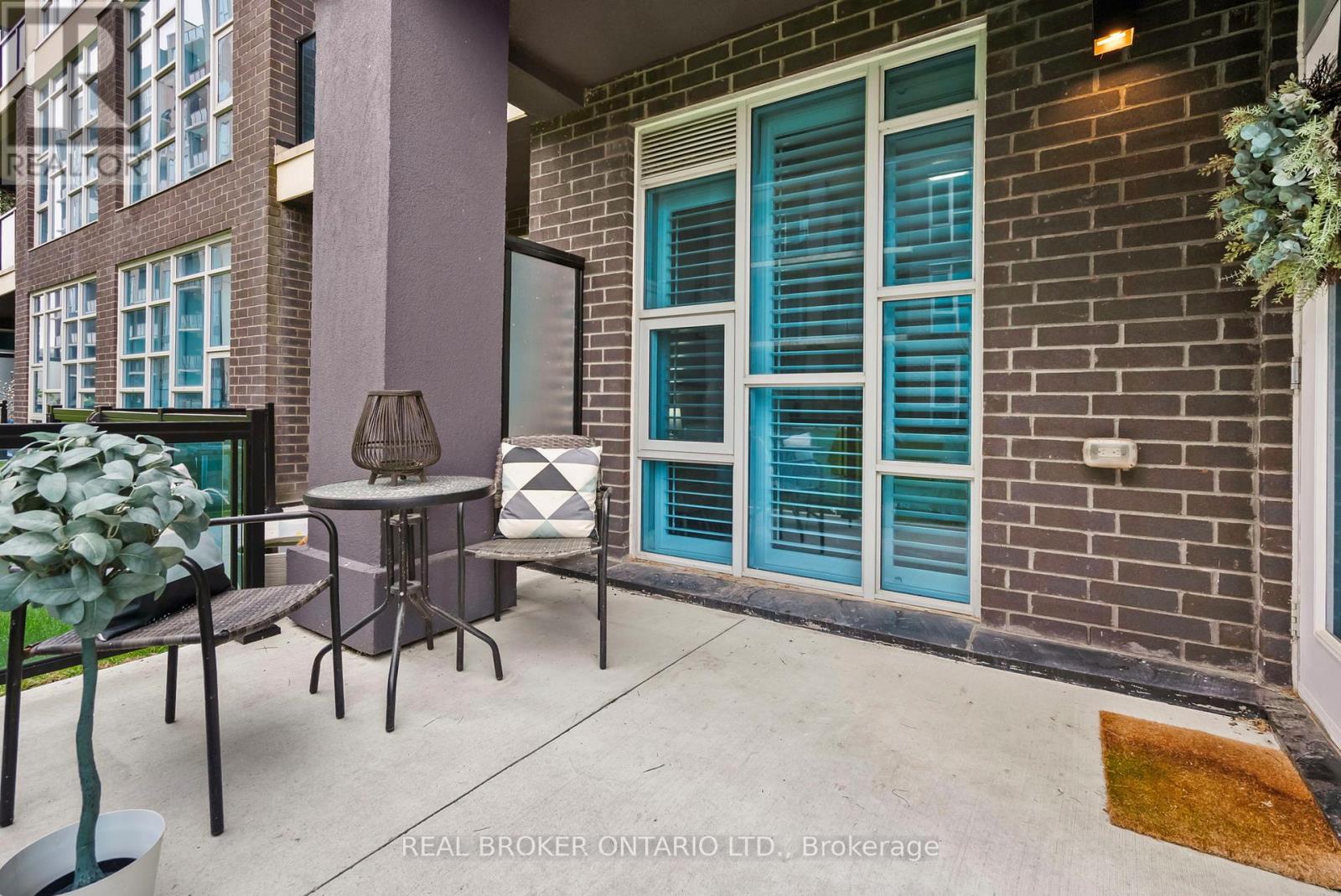 110 - 10 Concord Place W, Grimsby, Ontario  L3M 0G6 - Photo 38 - X12505954