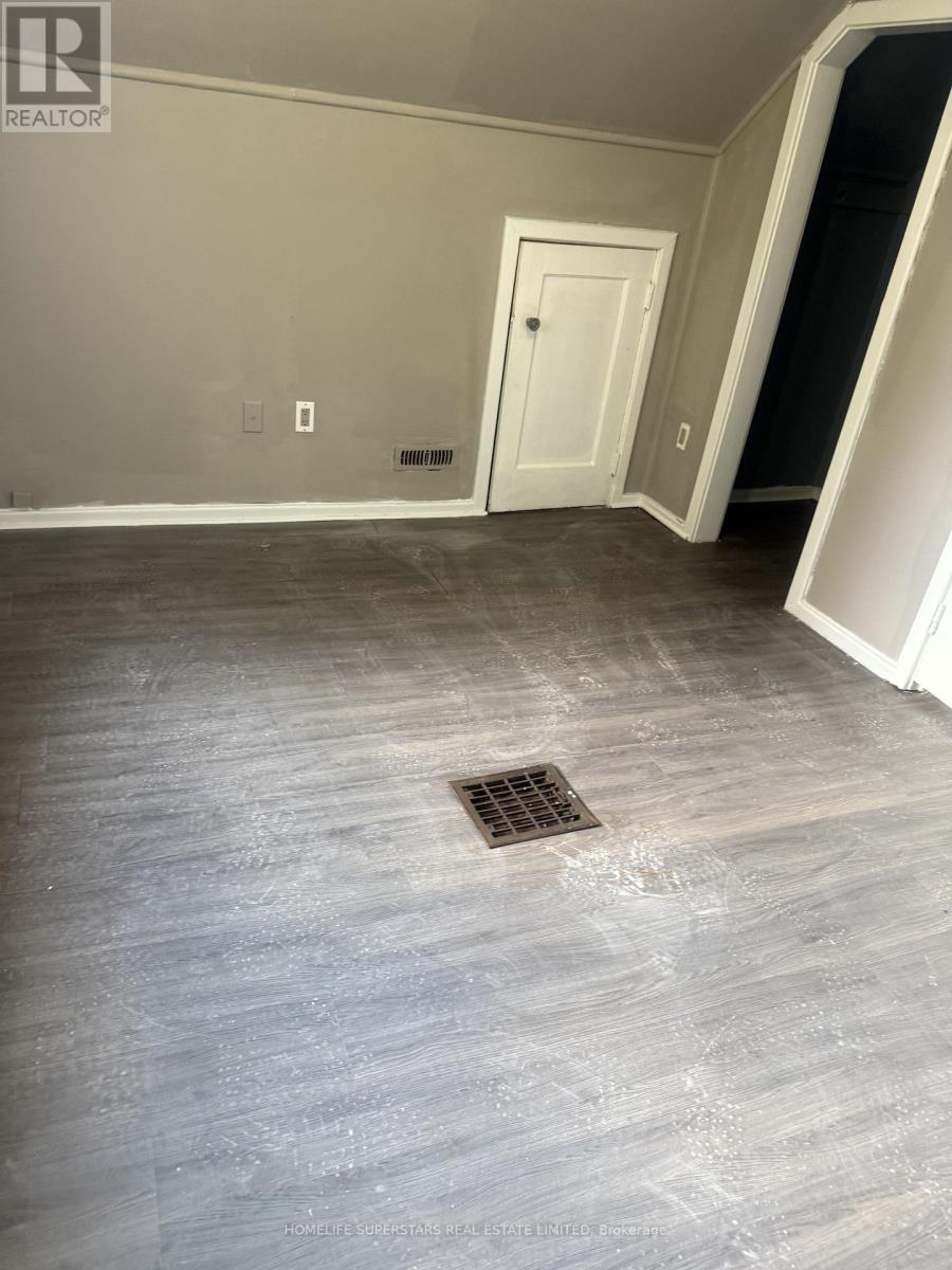 Unit#1 - 6391 Mcleod Road, Niagara Falls, Ontario  L2G 3G2 - Photo 8 - X12500384